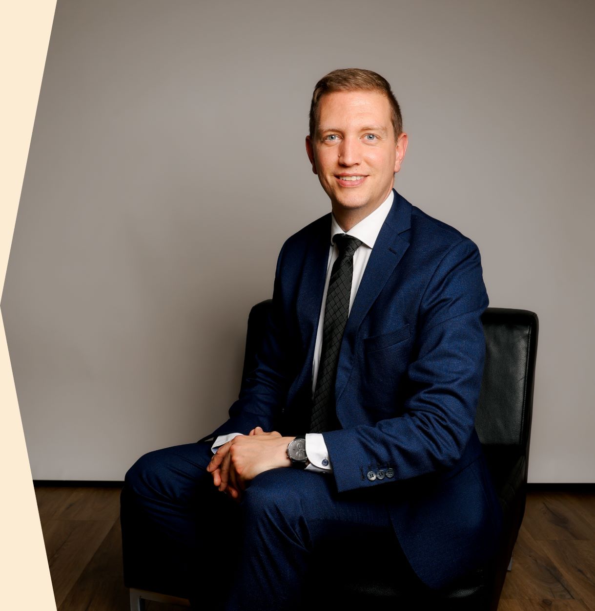 Ein Portrait von Alexander Werle. Wealth Manager bei Homemade Finance.